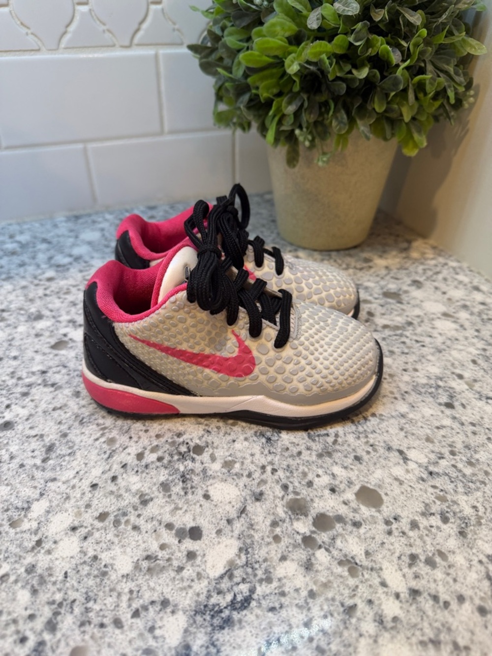 NIKE Kobe VI 8C Black Pink 429912-101 Vintage 2010